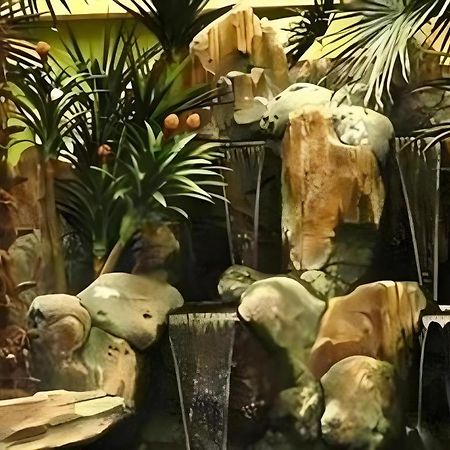 V3 Hotel Surabaya Ngoại thất bức ảnh
