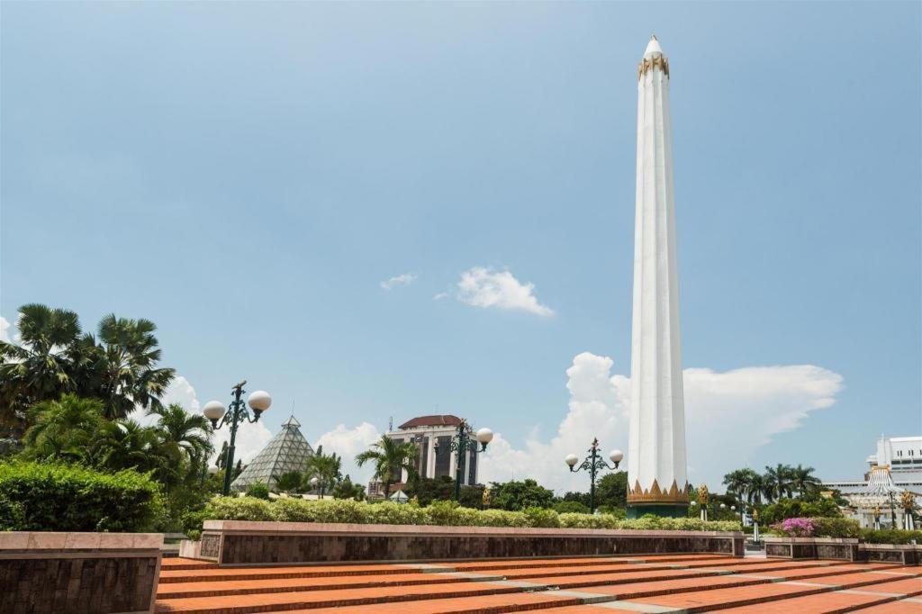 V3 Hotel Surabaya Ngoại thất bức ảnh
