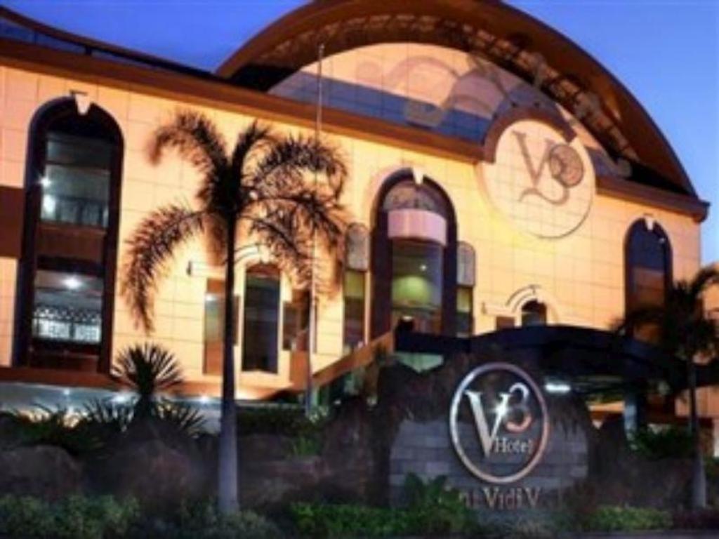 V3 Hotel Surabaya Ngoại thất bức ảnh