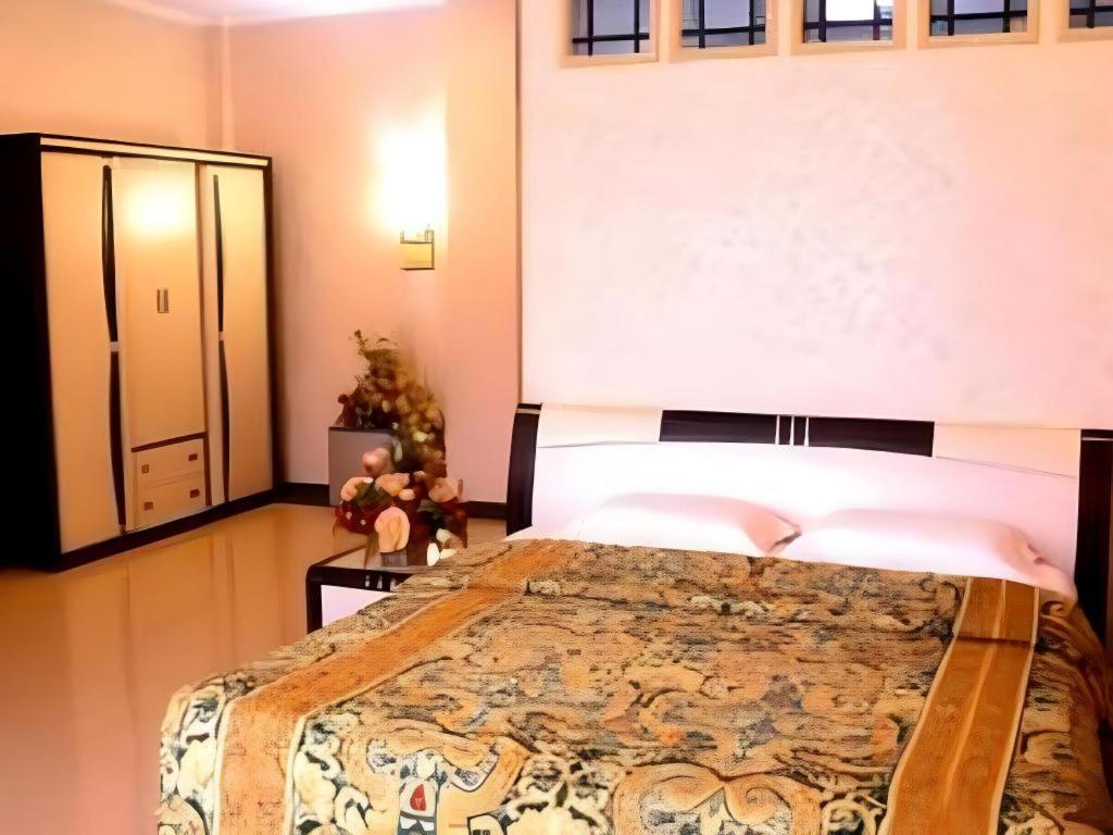 V3 Hotel Surabaya Ngoại thất bức ảnh